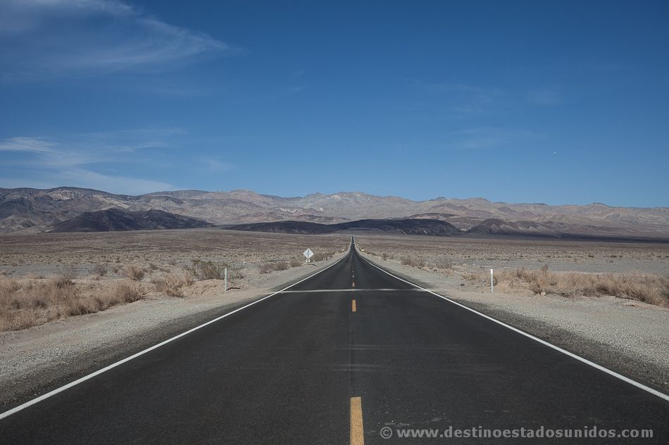 Carretera en Death Valley