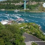 Tirándose en tirolina en Niágara, Canadá